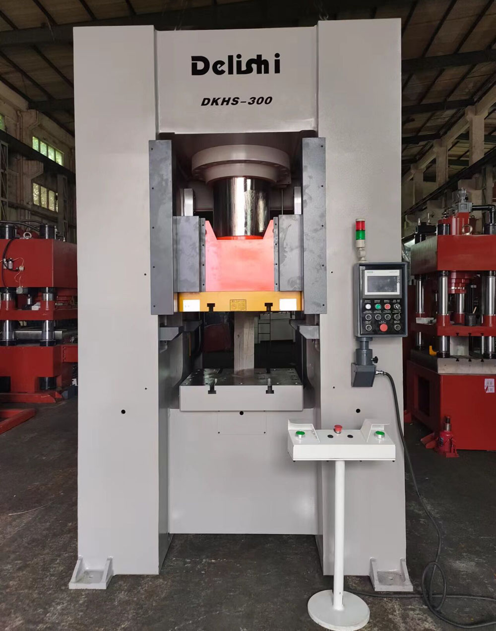 DKHS300噸框架導軌液壓機